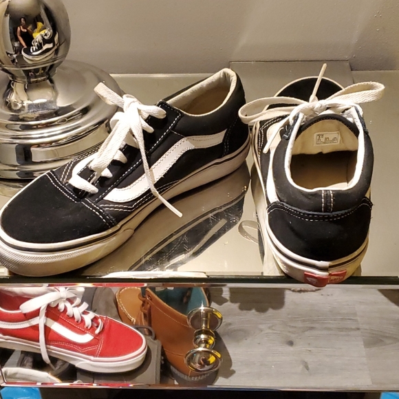 Vans - Picture 3 of 3